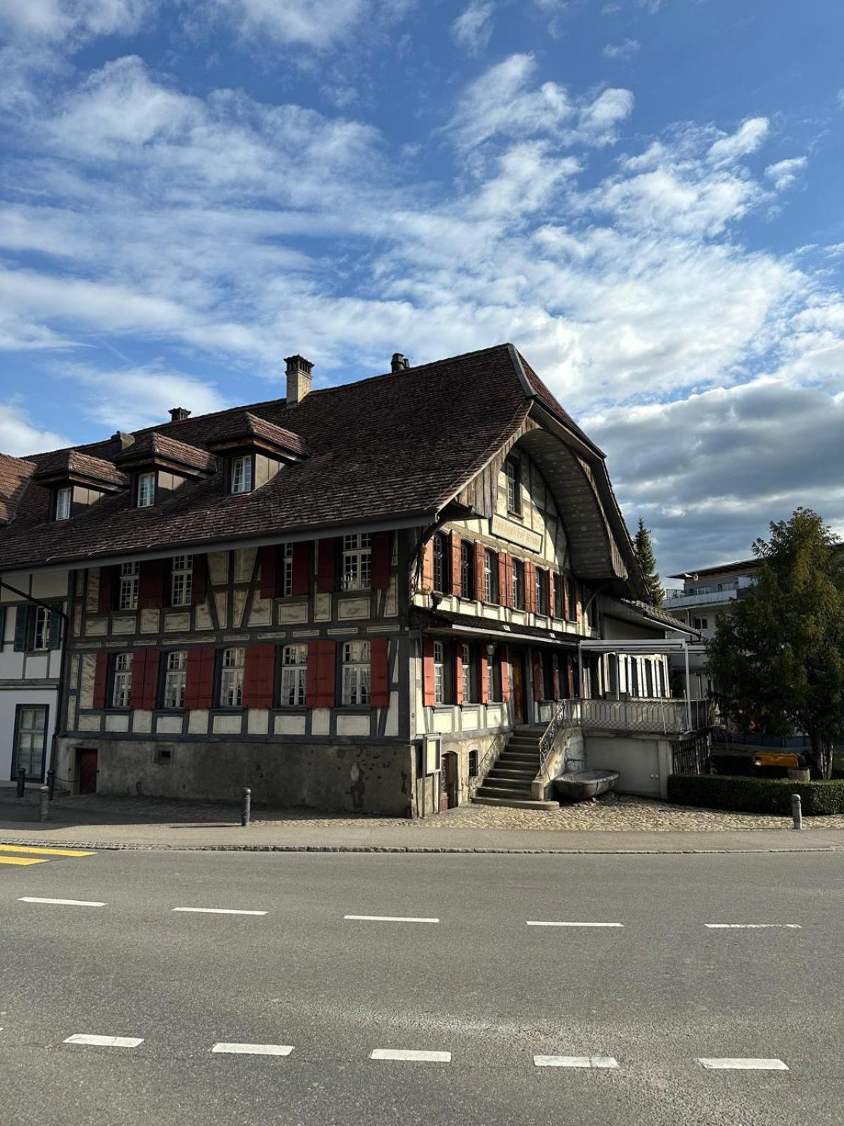 Hotel Krone Uetendorf エクステリア 写真